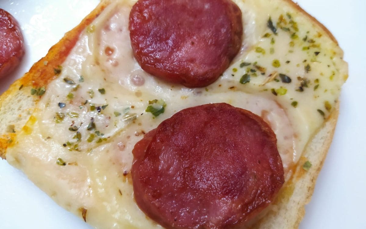 pizza com pão de forma na airfryer