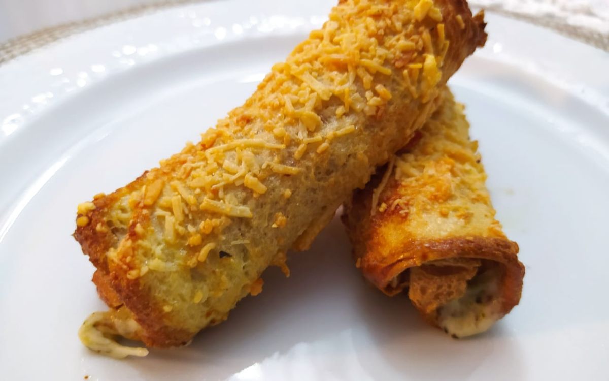 enroladinho com crosta de parmesão na airfryer