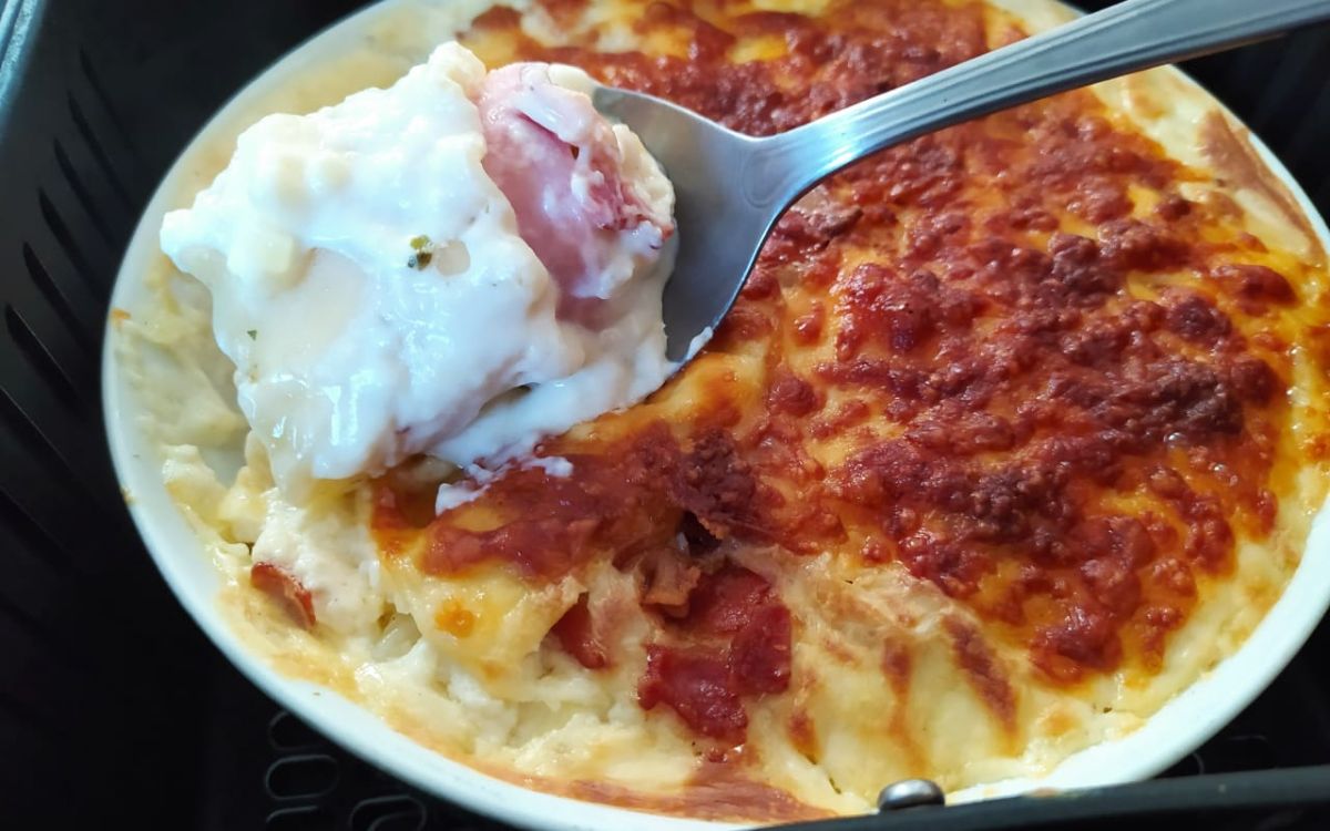 enroladinho de queijo e presunto com molho branco na airfryer