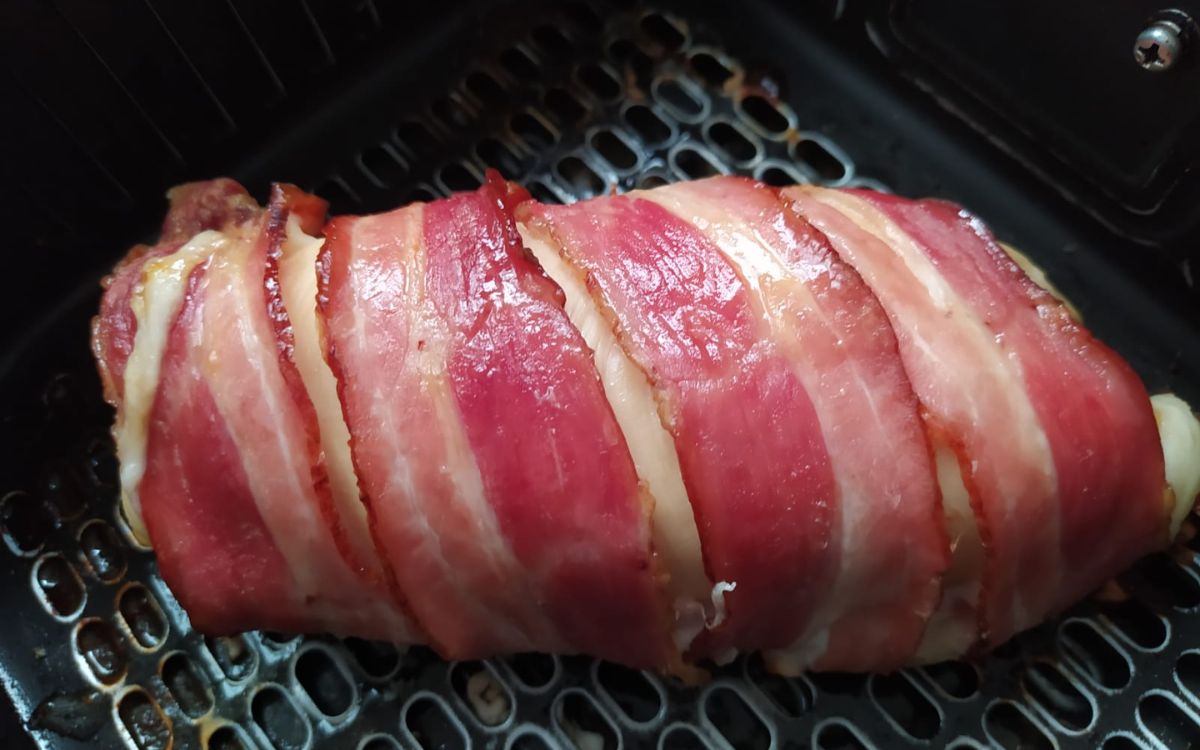 Receita de Peito de Frango Recheado com Bacon na Airfryer