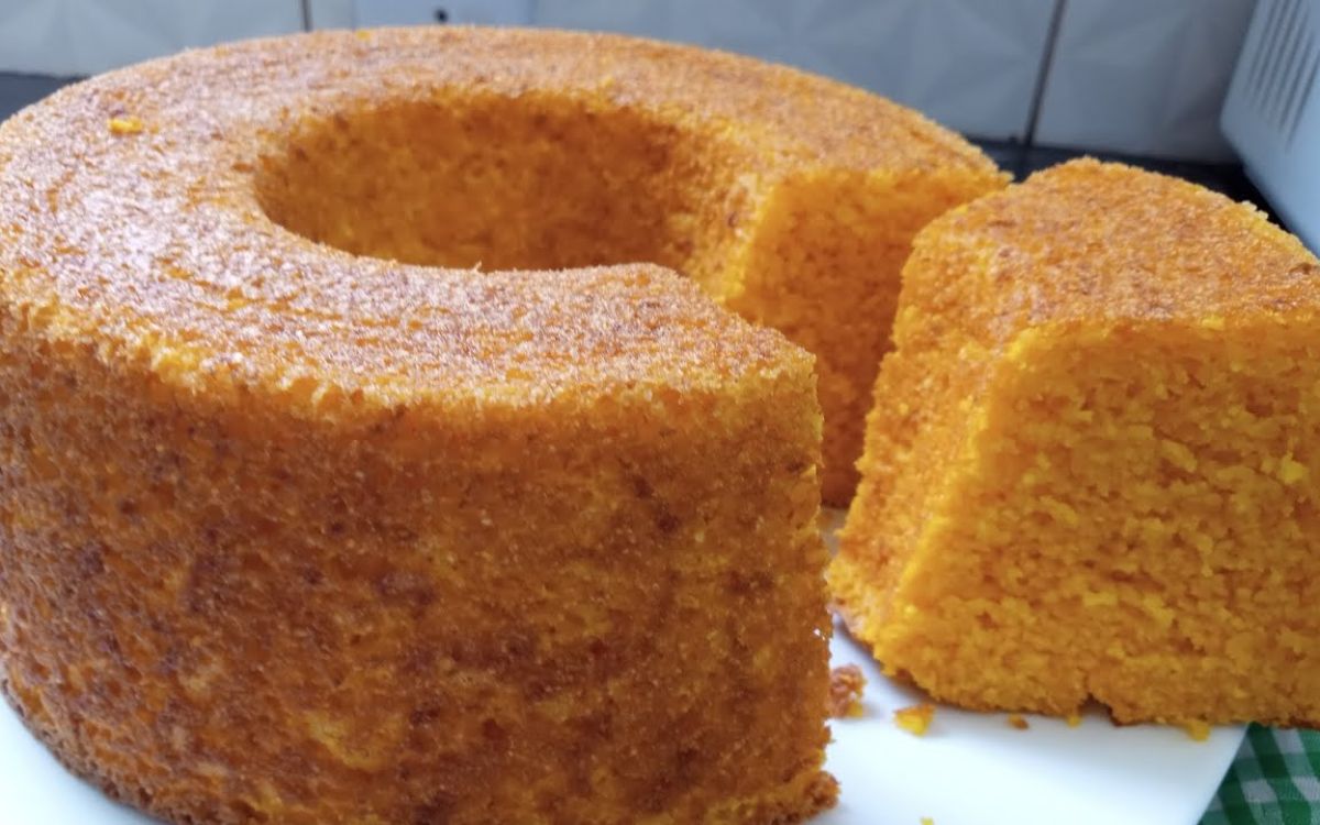 bolo de cenoura com flocão de milho