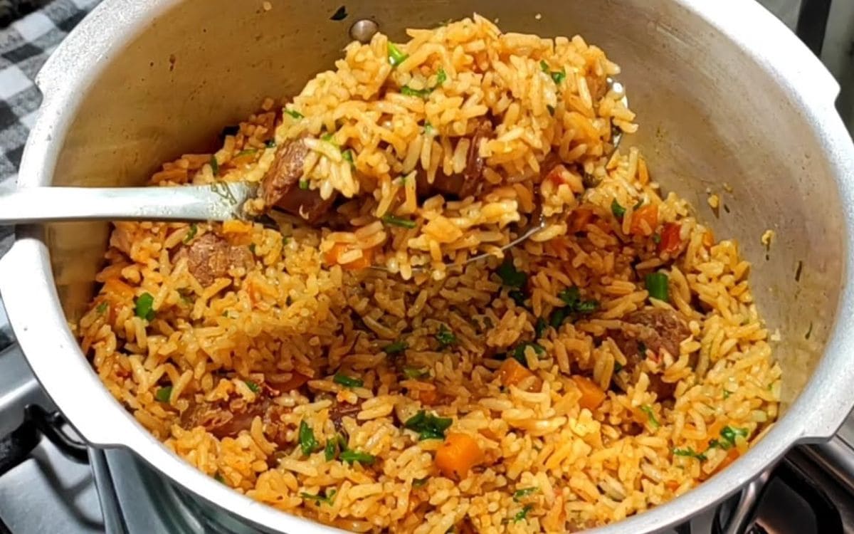 arroz com linguiça