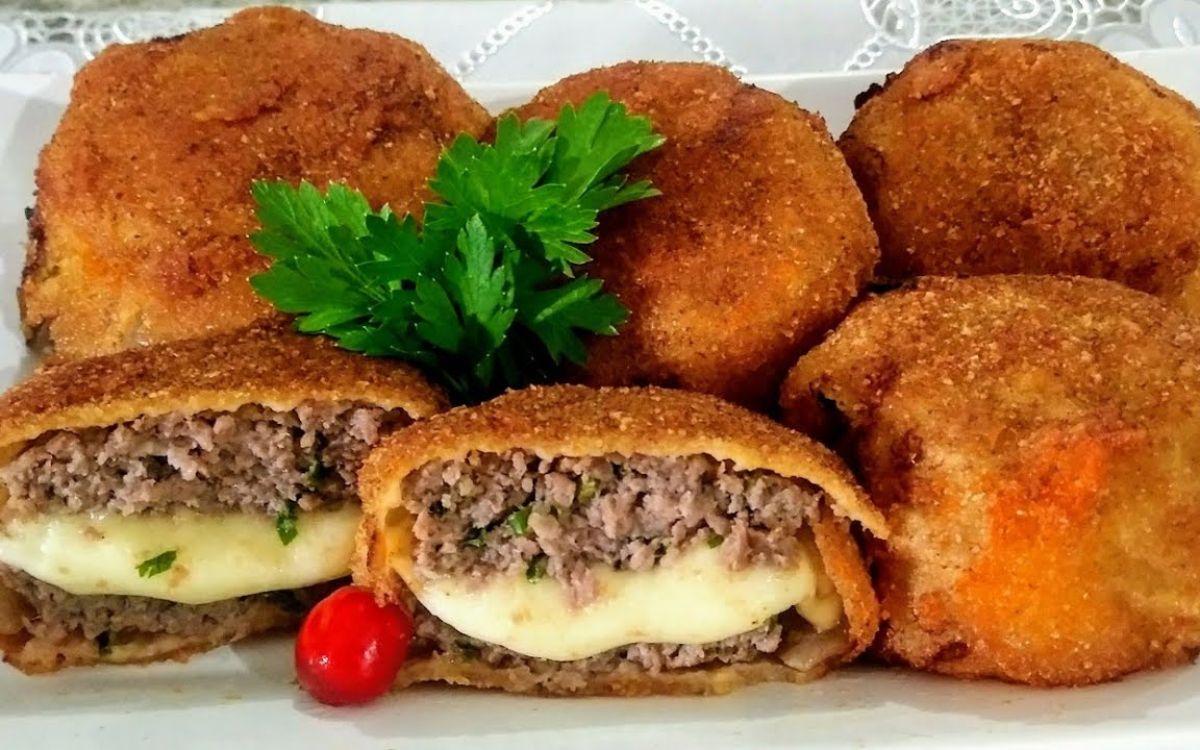 Bolinho de Carne Recheado