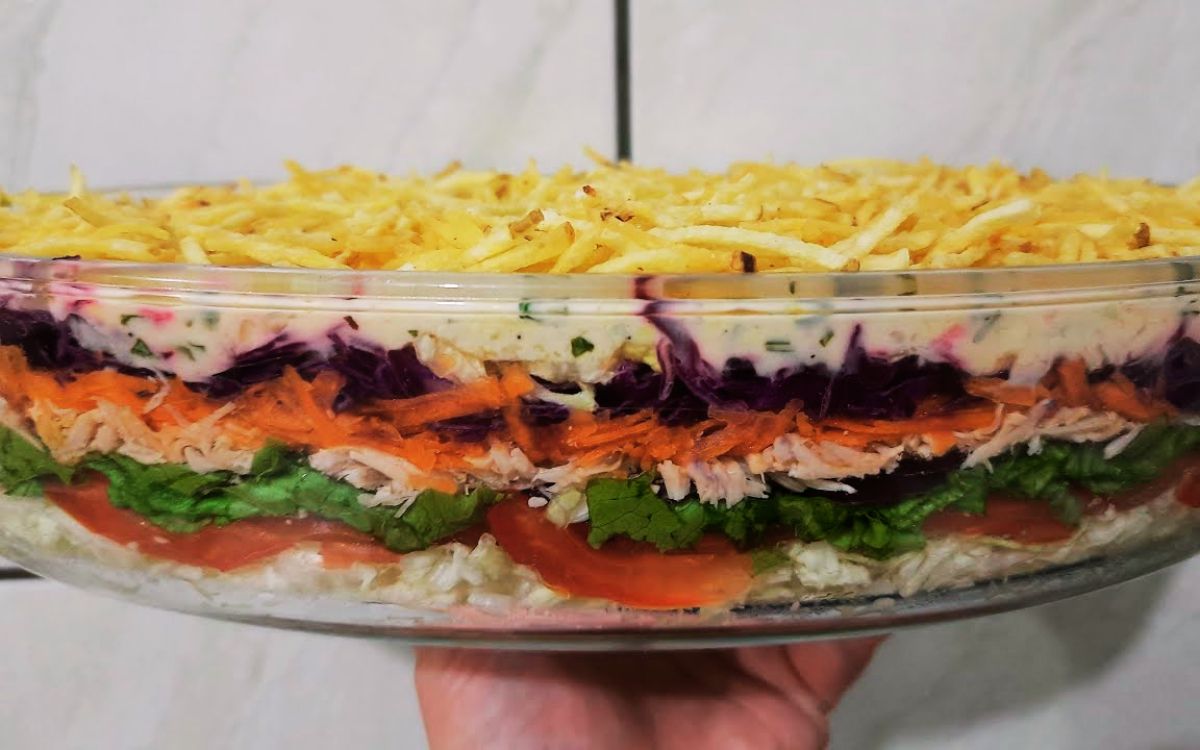 salada em camadas